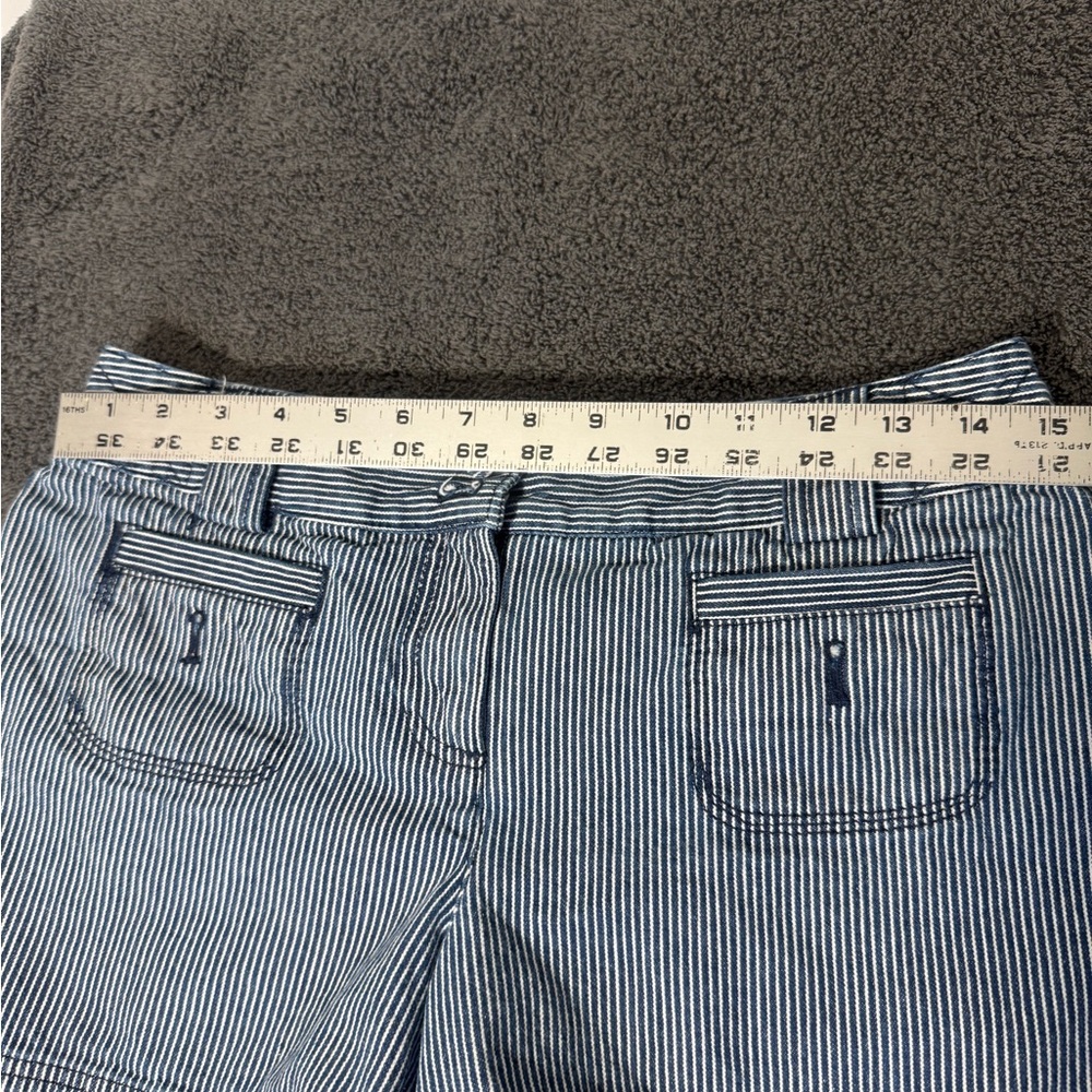 Classic‎ Striped Women's Shorts - Picture 3 of 5